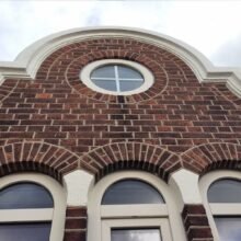 Gerenoveerde klokgevel na totale gevelrenovatie in Rotterdam Kralingen.